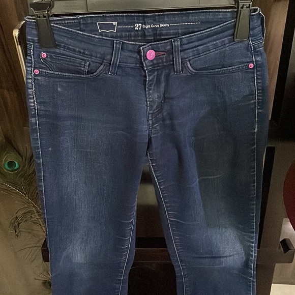 Levis Slight curve skinny jeans. Waist 27-28 - Picture 5 of 5